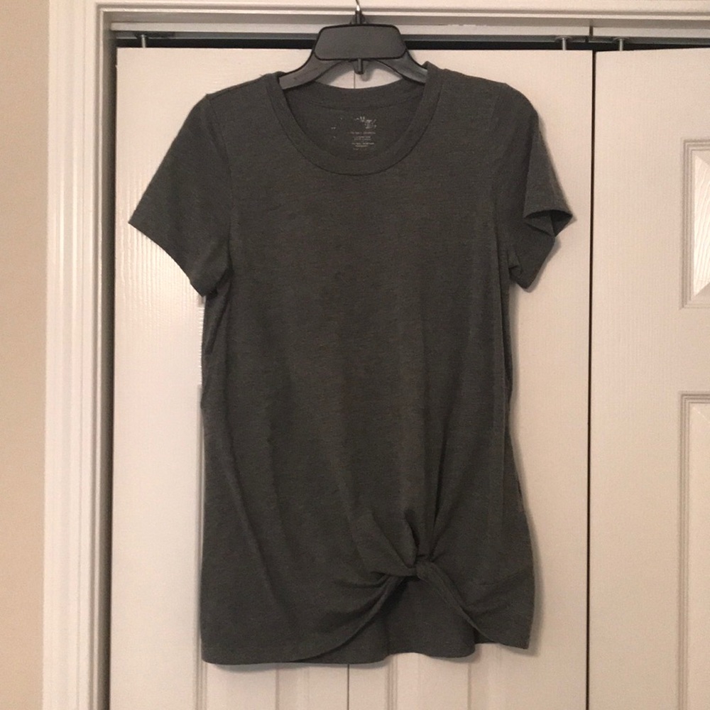 Latched Mama twist front nursing tee